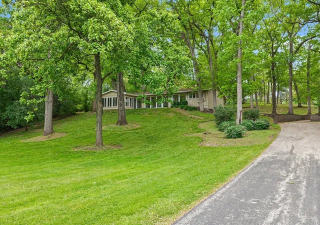 2nd image of 61 Timberlake Rd, Barrington, IL 60010 | MLS# 12651412