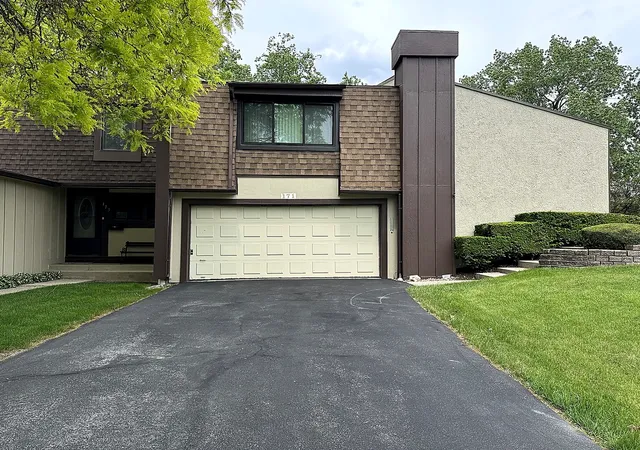 Photo 1 of Sale Pending at 171 Cascade Dr, Indian Head Park, IL 60525 | MLS# 12651420 | Listing updated on 2026-07-26