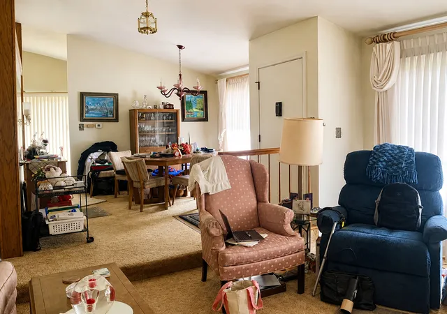 Photo 2 of Sale Pending at 171 Cascade Dr, Indian Head Park, IL 60525 | MLS# 12651420 | Listing updated on 2026-07-26