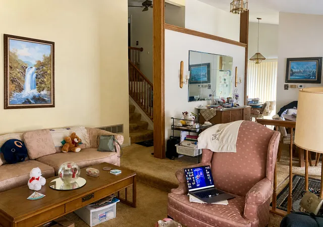Photo 3 of Sale Pending at 171 Cascade Dr, Indian Head Park, IL 60525 | MLS# 12651420 | Listing updated on 2026-07-26