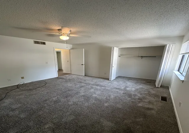 2nd image of 906 Pomona Dr, Champaign, IL 61822