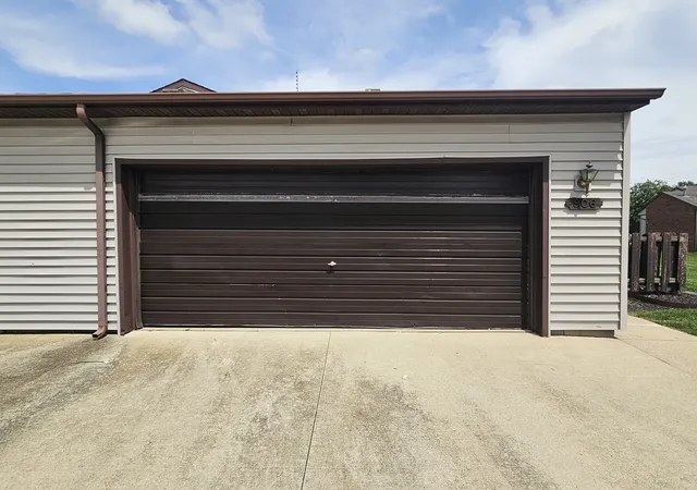 2nd image of 906 Pomona Dr #906, Champaign, IL 61822 | MLS# 12651469