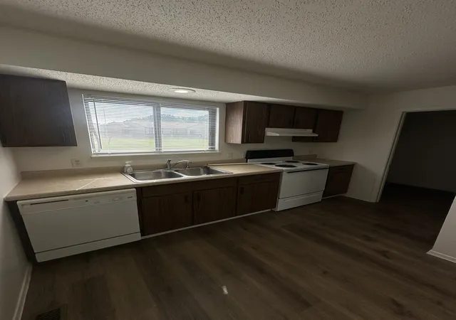 Photo 4 of Condo for sale at 906 Pomona Dr #906, Champaign, IL 61822 | MLS# 12651469 | Listing updated on 2026-10-08