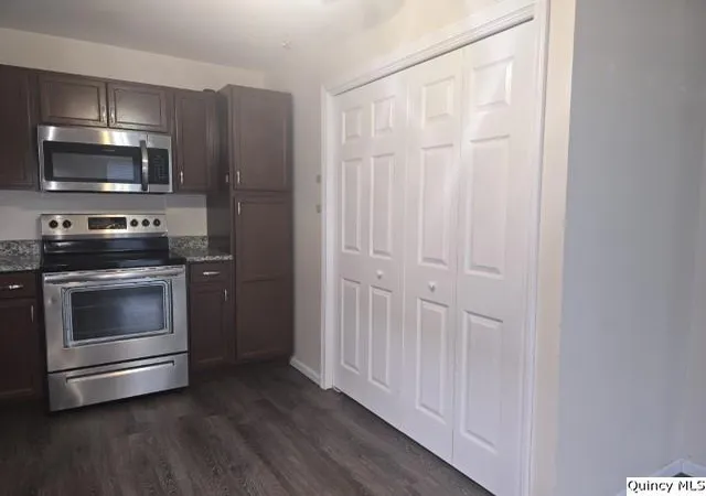 Photo 3 of Single family home for sale at 303 N Washington, Carthage, IL 62321 | MLS# 12651602 | Listing updated on 2026-07-14