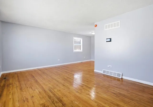 Homes for sale in South Holland, IL | 16544 Prairie Ave, South Holland, IL 60473 | MLS# 12651627