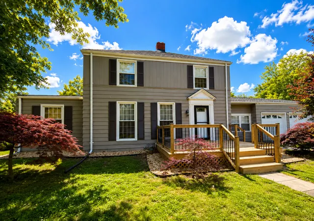 1st image of 831 E 5th St, Centralia, IL 62801 | MLS# 12651633