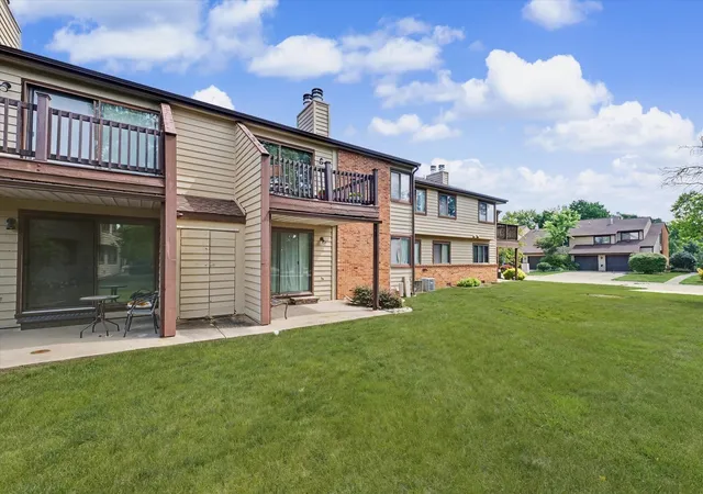 Homes for sale in Champaign, IL | 2155 Harbortown Circle, Champaign, IL 61821 | Houzeo