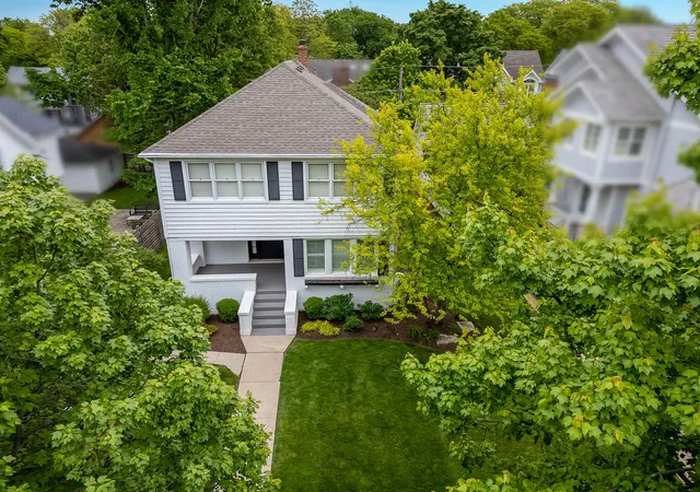 Homes for sale in Hinsdale, IL | 9 S Bruner St, Hinsdale, IL 60521 | MLS# 12651678