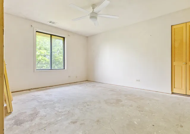 2nd image of 709 79Th St, Darien, IL 60561