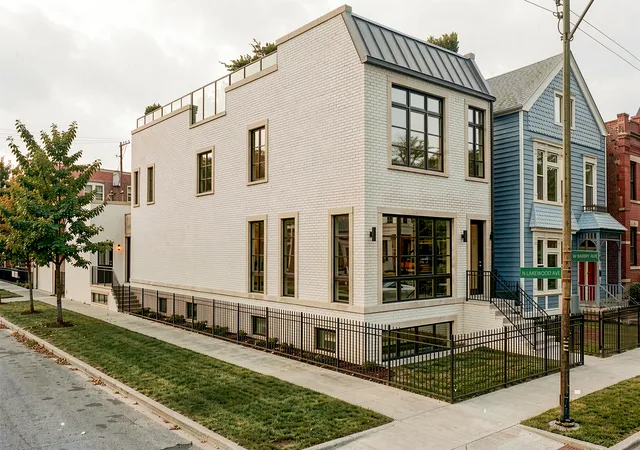 1st image of 1303 W Barry Ave, Chicago, IL 60657 | MLS# 12651719