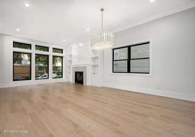 2nd image of 1303 W Barry Ave, Chicago, IL 60657 | MLS# 12651719