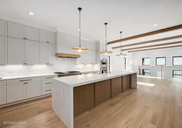 5th image of 1303 W Barry Ave, Chicago, IL 60657 | MLS# 12651719