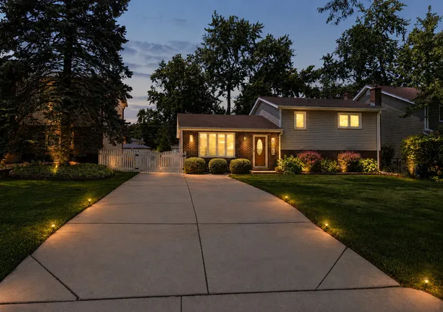Homes for sale in Elmhurst, IL | 786 N Parker St, Elmhurst, IL 60126 | MLS# 12651759