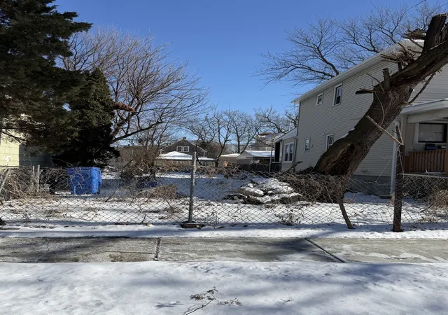 Photo 1 of Land for sale at 4415 W Congress Pkwy, Chicago, IL 60624 | MLS# 12651775 | Listing updated on 2026-08-14