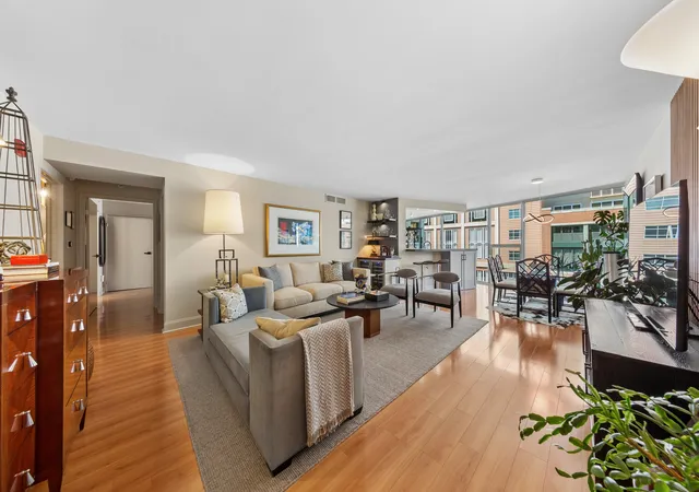 4th image of 1580 Sherman Ave, Evanston, IL 60201