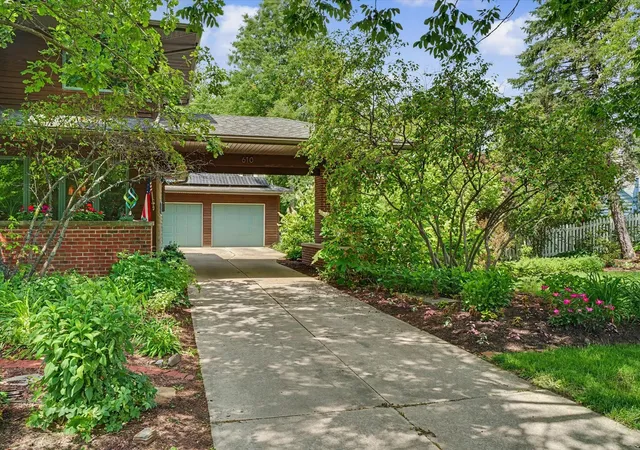 Homes for sale in Urbana, IL | 610 W Florida Ave, Urbana, IL 61801 | MLS# 12651909