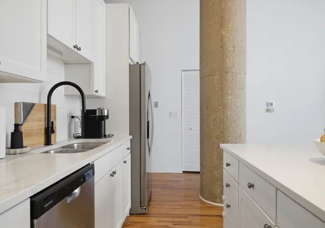 Homes for sale in Chicago, IL | 758 N Larrabee St #514, Chicago, IL 60654 | MLS# 12652004