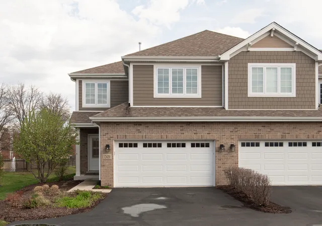 Homes for sale in Lemont, IL | 12420 Lacey Dr, Lemont, IL 60439 | MLS# 12652057