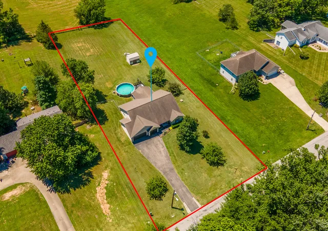 Homes for sale in Carbondale, IL | 1437 Dogwood Rd, Carbondale, IL 62901 | MLS# 12652201