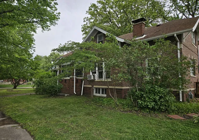 Photo 3 of Sale Pending at 402 E 5th Street, Flora, IL 62839 | MLS# 12652235 | Listing updated on 2026-10-03