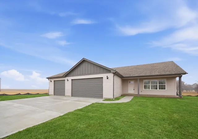 Homes for sale in Manteno, IL | 477 Emma Dr, Manteno, IL 60950 | MLS# 12652253
