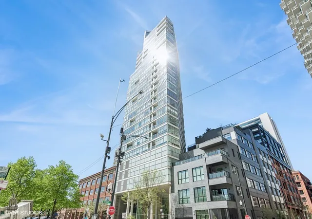 Homes for sale in Chicago, IL | 510 W Erie St #1701, Chicago, IL 60654 | MLS# 12652286