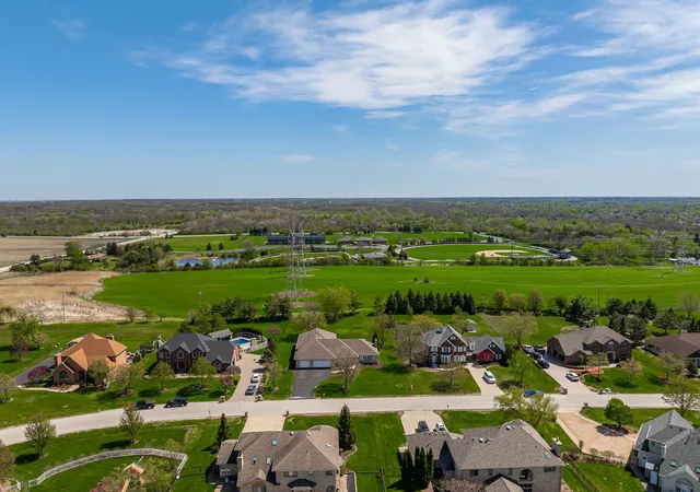 Homes for sale in Lemont, IL | 13201 Meadow Hill Ln, Lemont, IL 60439 | MLS# 12652382