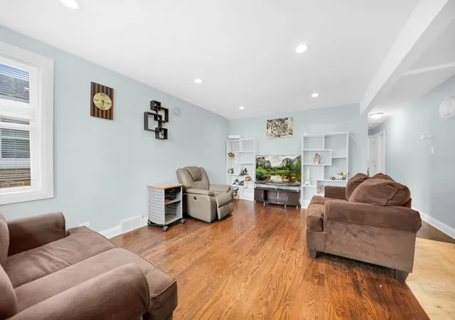 3rd image of 12908 S Peoria St, Chicago, IL 60643 | MLS# 12652472