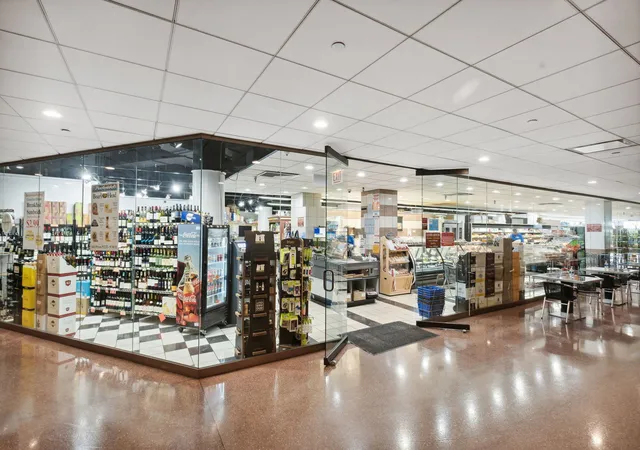 2nd image of 155 N Harbor Dr, Chicago, IL 60601