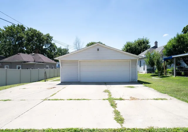 Homes for sale in Streator, IL | 308 W Lincoln Ave, Streator, IL 61364 | MLS# 12652673