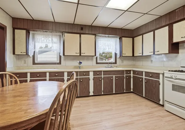 Homes for sale in Streator, IL | 308 W Lincoln Ave, Streator, IL 61364 | MLS# 12652673