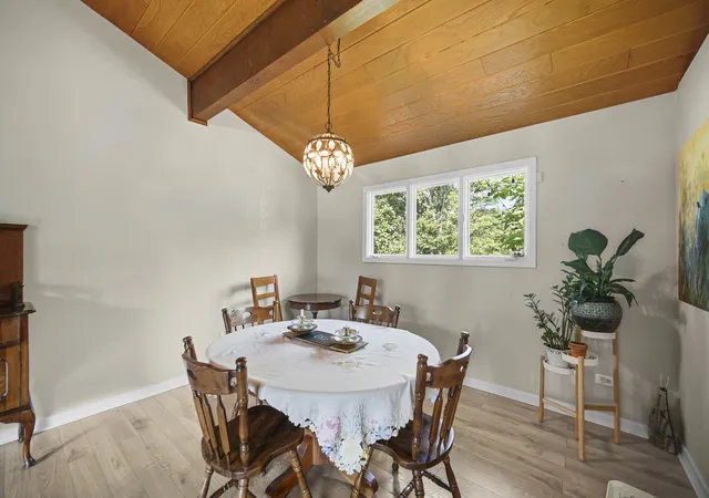 5th image of 34 Londonderry Ln, Lincolnshire, IL 60069 | MLS# 12652674