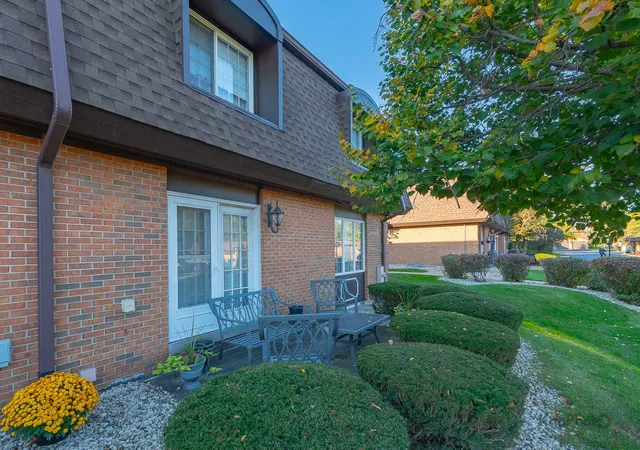 2nd image of 3232 Chestnut Dr, Flossmoor, IL 60422 | MLS# 12652741
