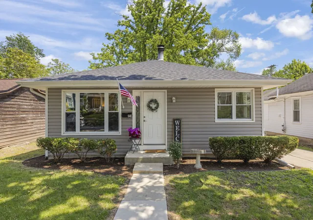 2nd image of 648 S Main St, Naperville, IL 60540 | MLS# 12652829
