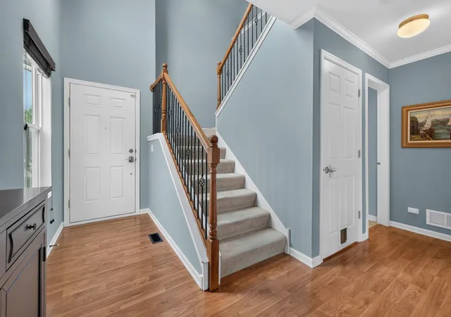 Photo 2 of Townhouse for sale at 1493 Yosemite Cir, Crystal Lake, IL 60014 | MLS# 12652861 | Listing updated on 2026-09-12