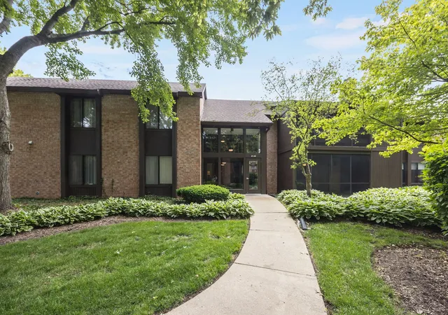 Homes for sale in Crystal Lake, IL | 740 Saint Andrews Ln #41, Crystal Lake, IL 60014 | MLS# 12652939