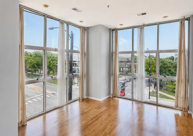 Listing Photo 4 - Condo for sale in building located at 3506 S State St, Chicago, IL 60609 - Unit #303
