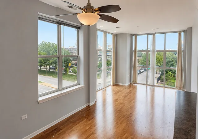 Listing Photo 5 - Condo for sale in building located at 3506 S State St, Chicago, IL 60609 - Unit #303