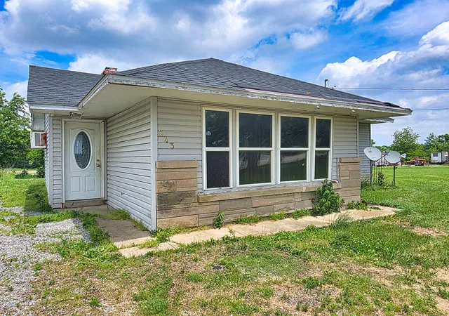 1st image of 343 S 1st St Se, Clay City, IL 62824 | MLS# 12653025