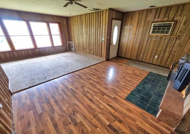 3rd image of 343 S 1St St Se, Clay City, IL 62824 | MLS# 12653025