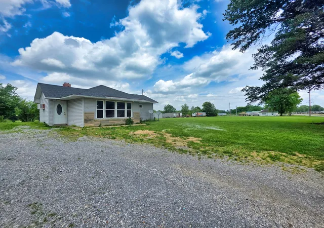 5th image of 343 S 1St St Se, Clay City, IL 62824 | MLS# 12653025
