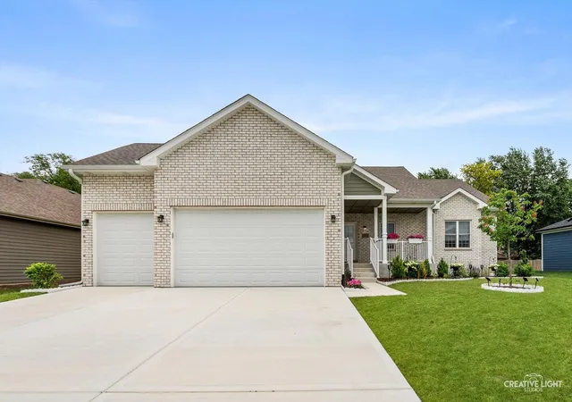 Photo 1 of Single family home for sale at 20929 Lakewoods Ln, Shorewood, IL 60404 | MLS# 12653079 | Listing updated on 2026-09-20