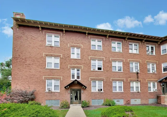 Listing Photo 5 - Condo for sale in building located at 4822 W Hutchinson St, Chicago, IL 60641 - Unit #9B