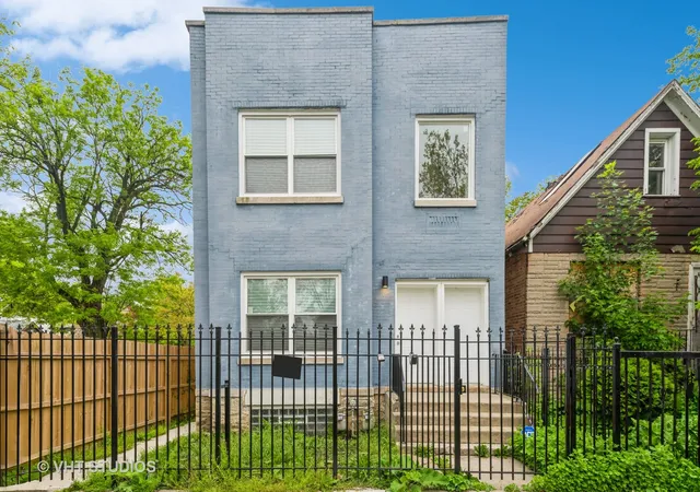 Homes for sale in Chicago, IL | 1002 N Avers Ave, Chicago, IL 60651 | MLS# 12653322