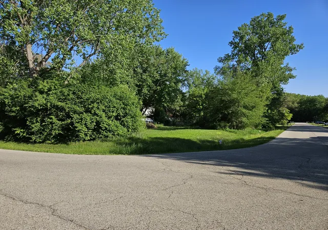 2nd image of 615 W Eastern Ave, Mc Henry, IL 60051 | MLS# 12653338