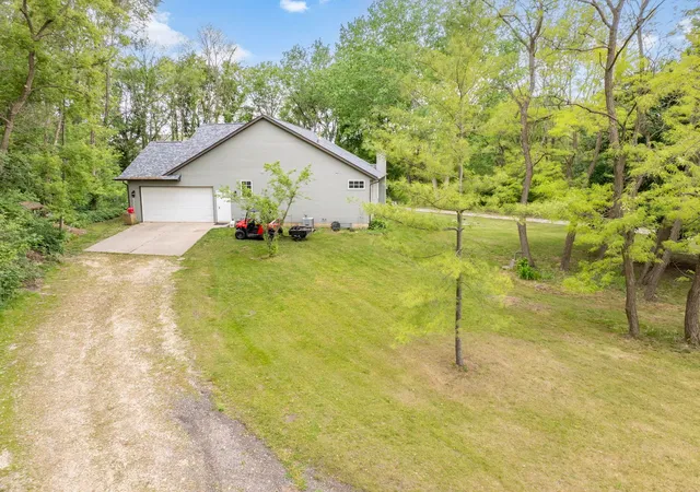 Photo 3 of Single family home for sale at 2391 Newburg Rd, Belvidere, IL 61008 | MLS# 12653410 | Listing updated on 2026-10-07