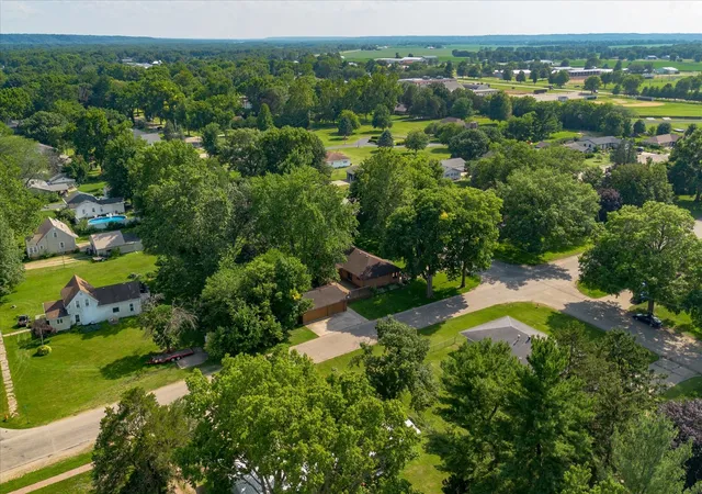 34th image of 1048 Warren St, Henry, IL 61537 | MLS# 12653639