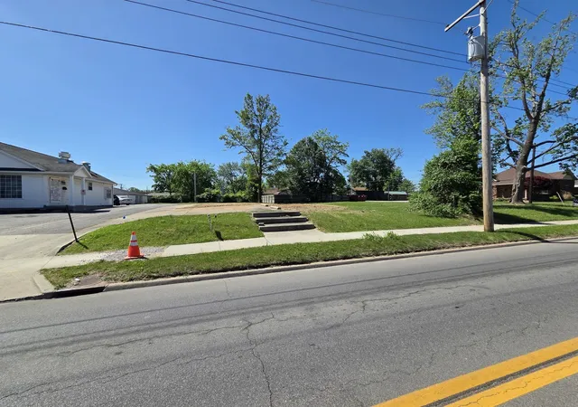 1st image of 2007 W Main St, Marion, IL 62959 | MLS# 12653706