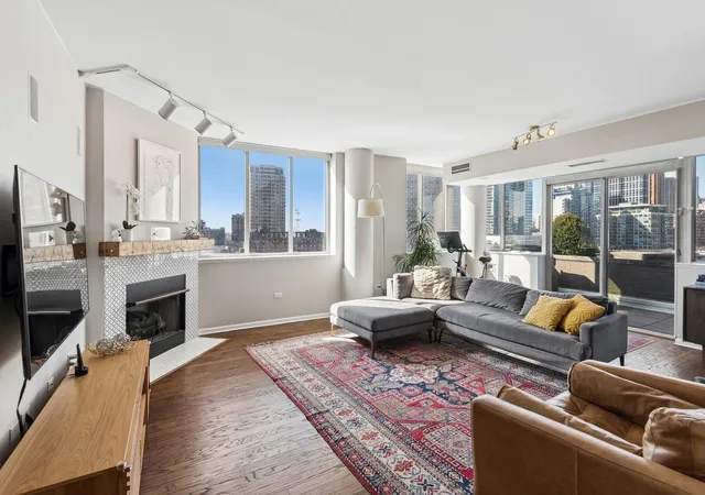 Homes for sale in Chicago, IL | 1515 S Prairie Ave #914, Chicago, IL 60605 | MLS# 12653739