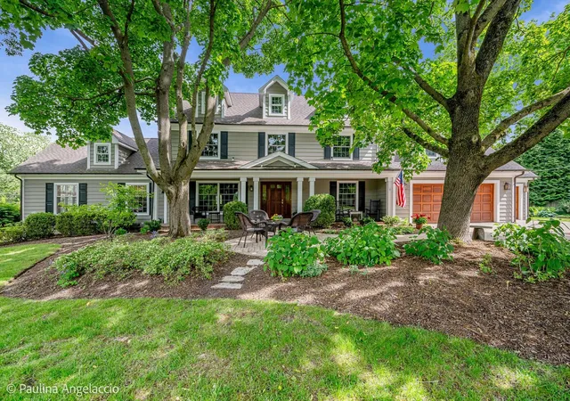 Homes for sale in Libertyville, IL | 714 Thomas Ct, Libertyville, IL 60048 | MLS# 12653822
